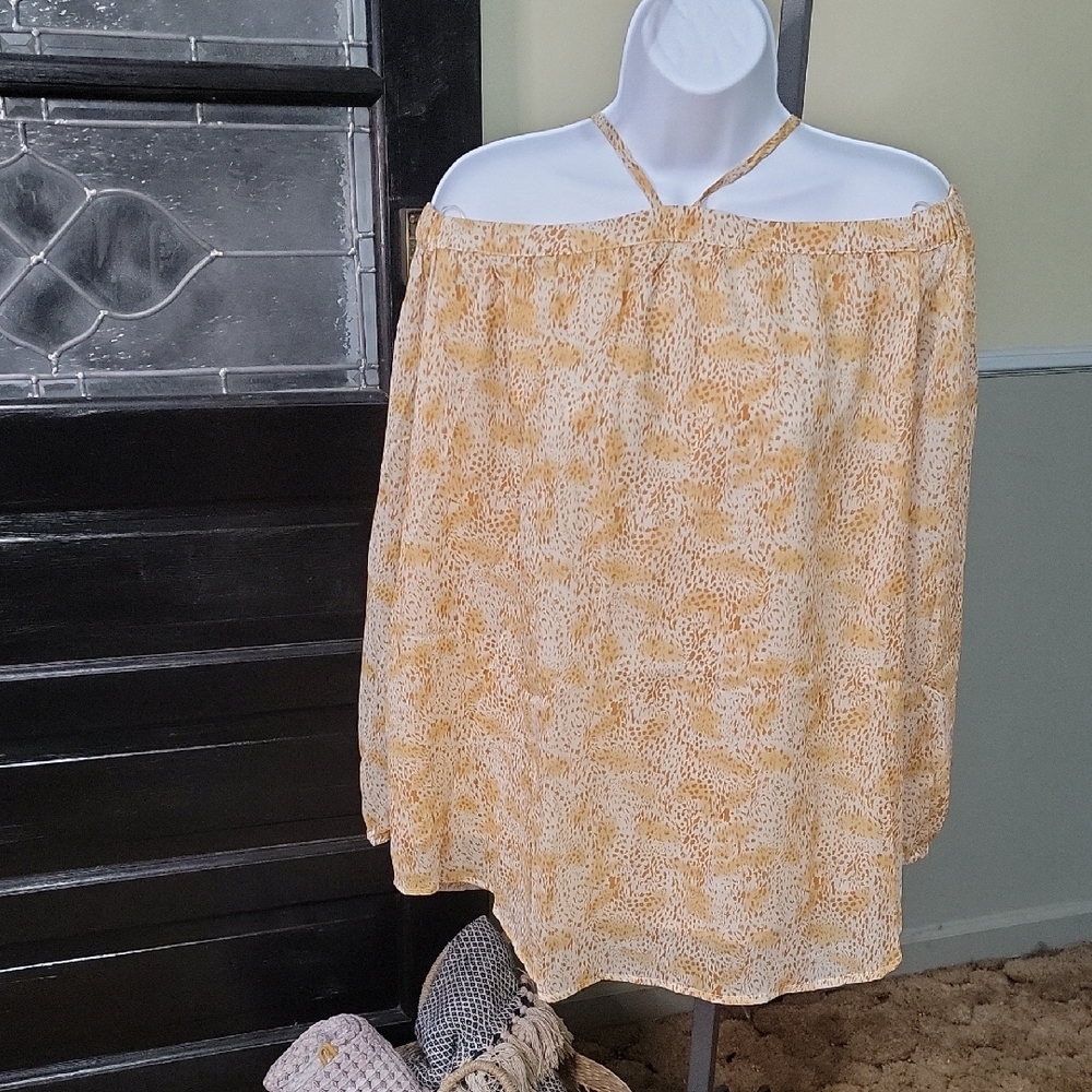 NWT DAVI & DANI Off-Shoulder Cream Pattern Blouse Adjustable Strap Woman Size L